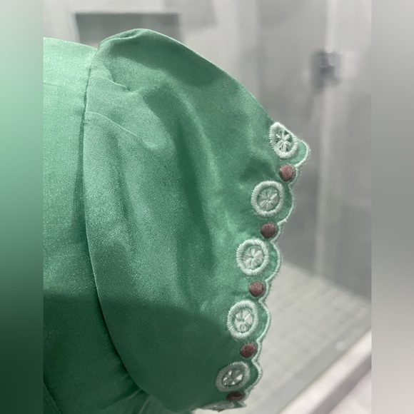 BCBGMAXAZRIA GREEN SILK TOP SIZE SMALL - Picture 11 of 16